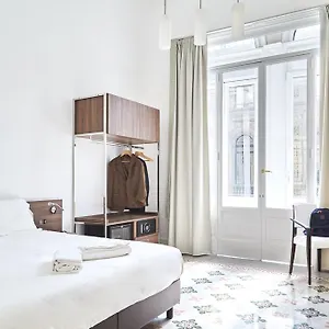 לינה וארוחת בוקר Maison Toledo 210